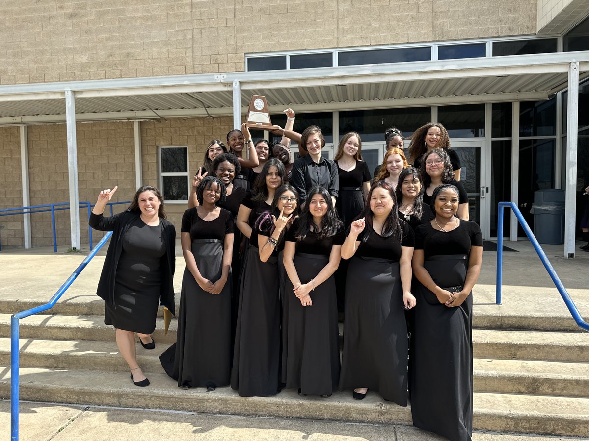 Congratulations to the <a href="/MNTHSChoir/">MNTHSChoir</a> Non-Varsity Treble Choir and @newtechmiller on earning a sweepstakes at UIL Concert &amp; Sightreading today! <a href="/ManorISD/">Manor ISD</a> 🏆🏆🏆