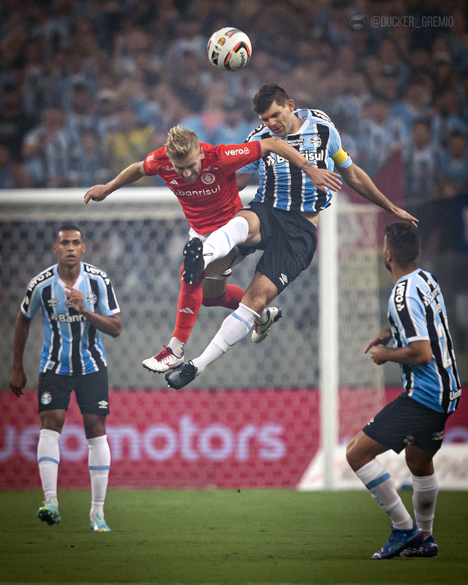 Ducker_Gremio's tweet photo. Um monstro chamado Kannemann.

Pelo que se viu na coletiva do Inter ontem, causa calafrios do lado de lá há anos. https://t.co/5aFWtEuV3Y