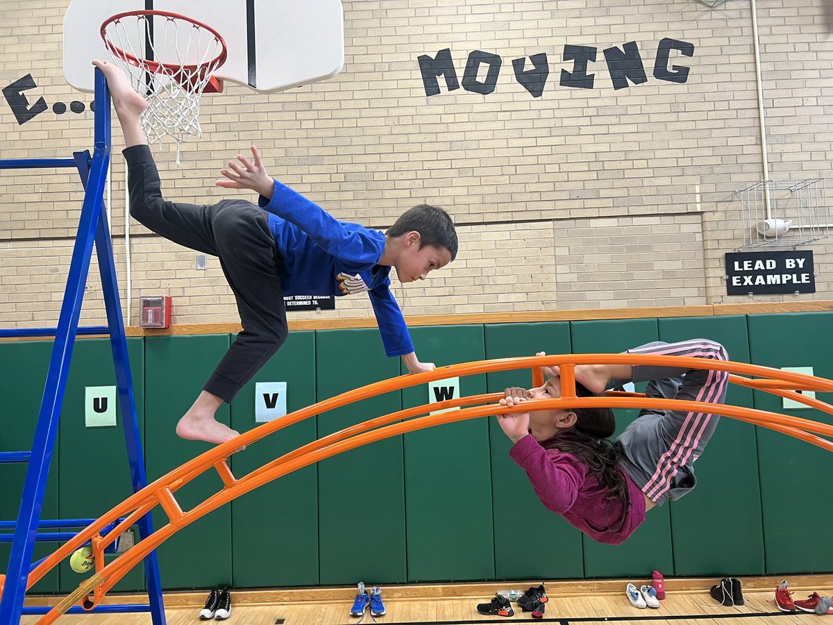 PEwithMrG's tweet photo. Partner work: One partner is above and the other is below https://t.co/1ZHMYLnvLw