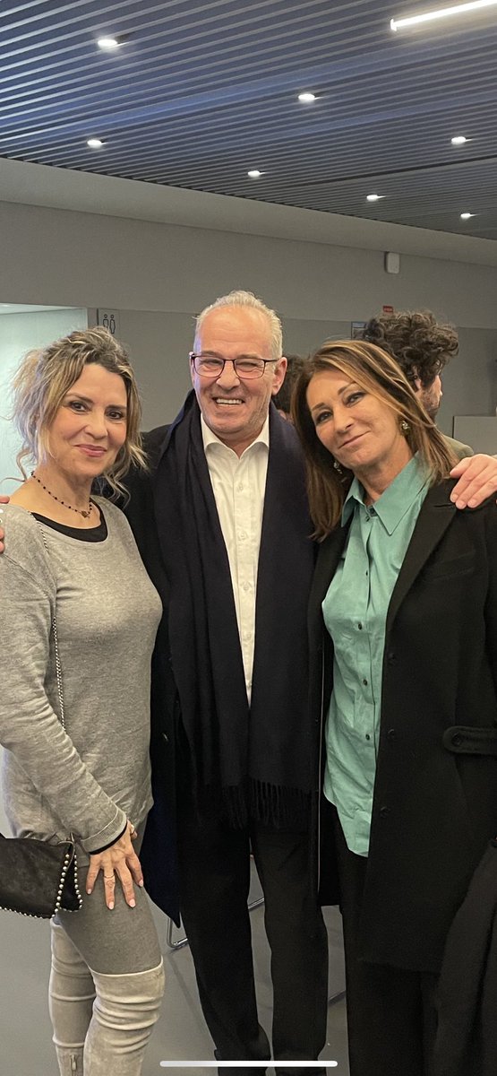 carmensuisse's tweet image. ¡Cómo nos ha emocionado hoy @AlbertoJcasas en el auditorio del Metropolitano! Suerte en ese maravilloso proyecto y gracias por tu amistad. @mjhostalrich