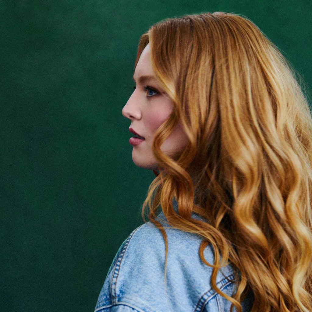 kristimbrell's tweet image. I’ve JUST discovered @FreyaRidings ! Her music insanely AMAZING  , beautiful voice , honest LYRICS and is a great artist ! Where have I been 👀 ? Can’t wait for your new album #BloodOrange ! Go on give her a shout you won’t be disappointed! #FreyaRidings #supporttheartist ❤️