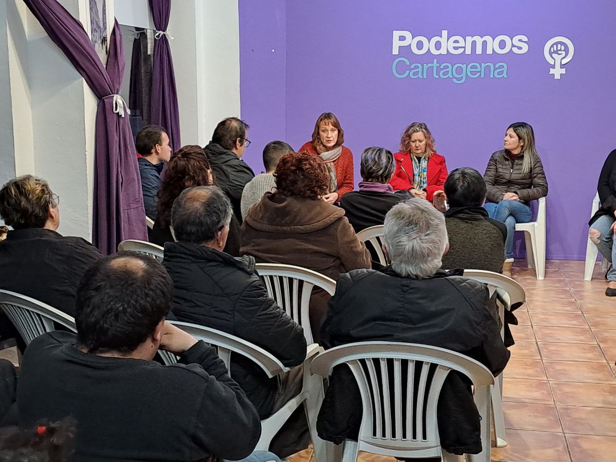 Calentando motores para el 8M en <a href="/Podemos_CT/">Podemos Cartagena</a> con Anna Mellado y <a href="/anabelenbarque/">ana belen barqueros</a>, secretarias de Mujer de <a href="/CCOORM/">CCOO Región Murcia</a> y <a href="/UGTMurcia/">UGT Región de Murcia</a> respectivamente y con mi compañera <a href="/leligamu/">Leli Garcia</a>, 3 grandes mujeres poderosas e inteligentes.
¡Este 8M seguimos avanzando en derechos!