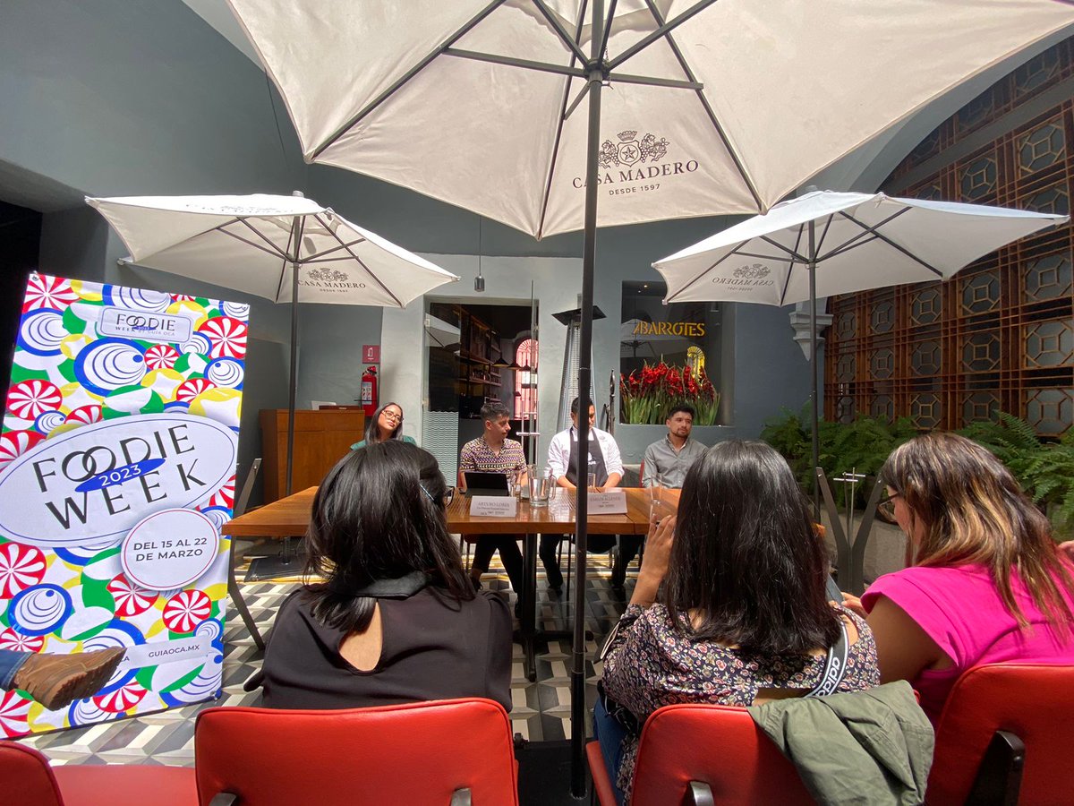 RupiReportero_'s tweet photo. 🍽️Presentan la ´#FoodieWeek' con la participación gastronómica de 41 restaurantes poblanos del 15 al 22 de marzo.
@guiaOCA https://t.co/y0m9GX2tD5