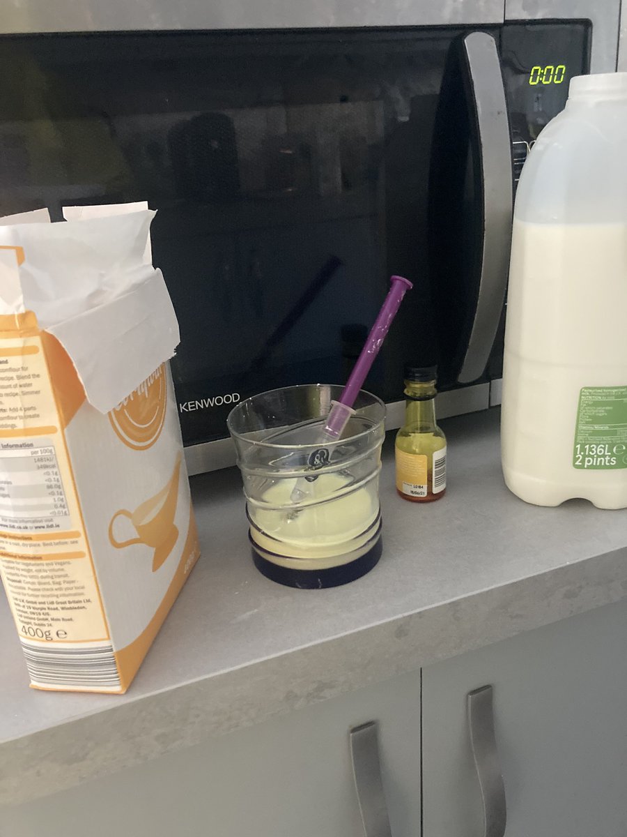 The things I find myself doing 🙈 my attempts at making colostrum…this was cows milk, yellow food colouring and cornflour 😆 #fail #breastfeedingeducation #antenatal #normalisebreastfeeding #breastfeedingsupport #infantfeeding #firstmilkmatters @BfN_UK @HSScotland @HomeStartGS