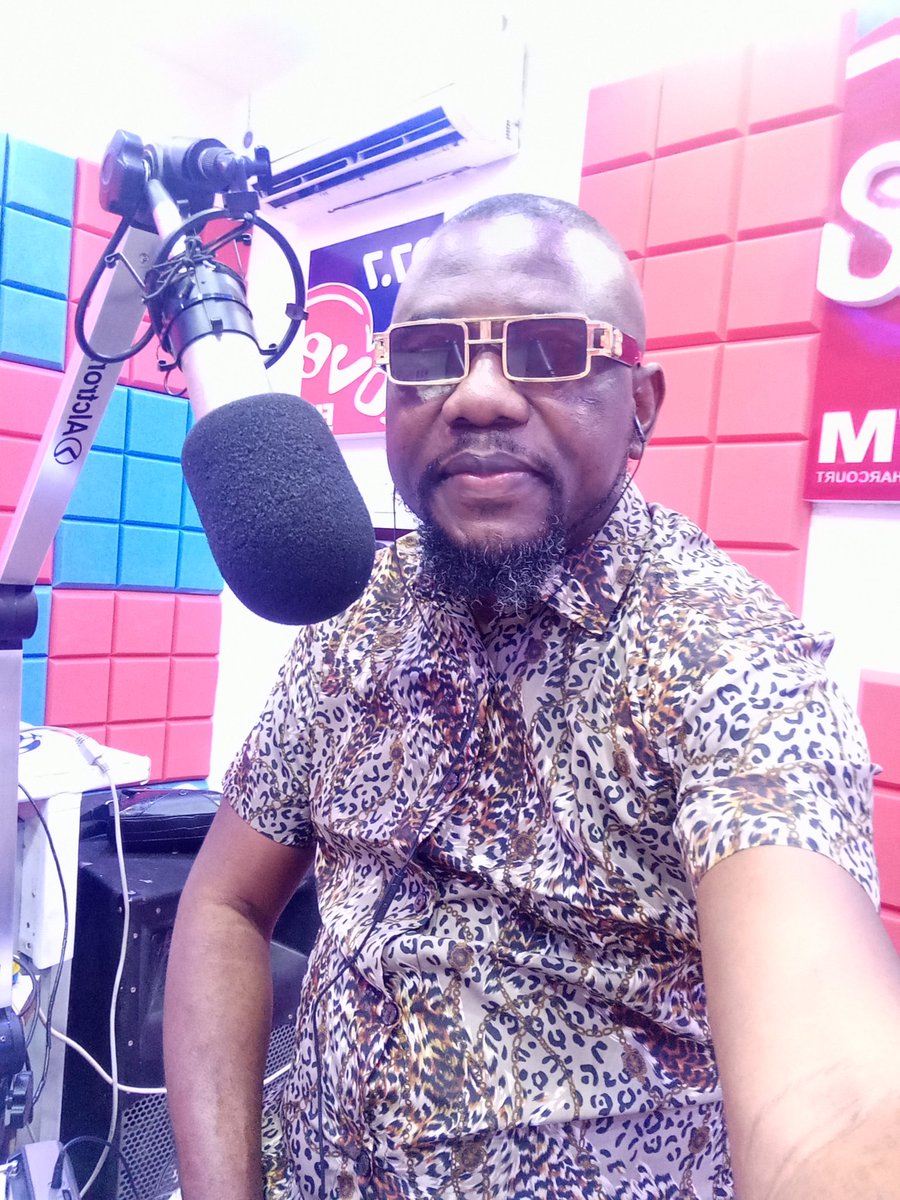 Thou shall not Labour in Vain ➖ 🙏

KING OF THE RADIO Olalekan Da O'square Oshaprapra One of Naija