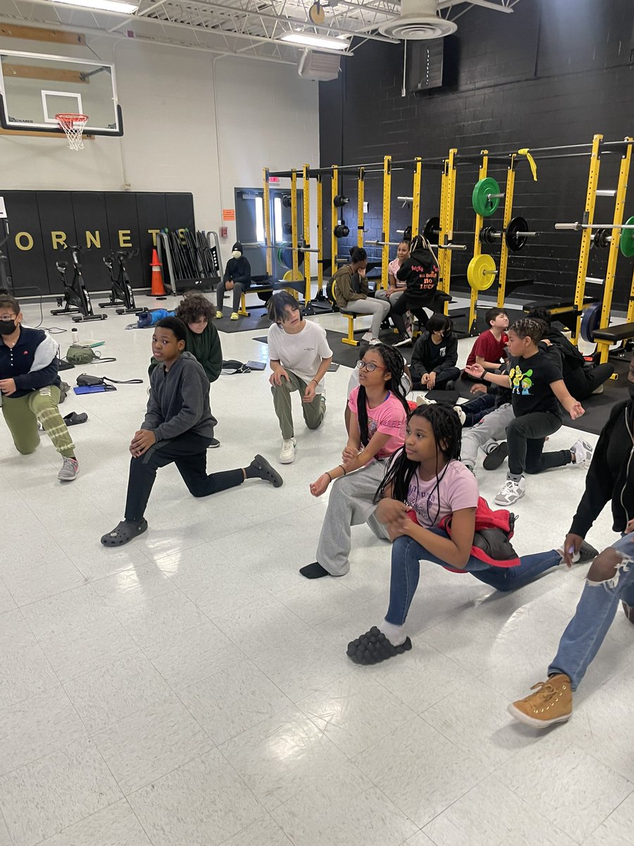 MsWebsterFLMS's tweet photo. Proud of my 6th graders for bringing the energy and pushing through today’s workout! 🔥 #flhornets #flmshornets #BeePE https://t.co/Luco9vsk2Y