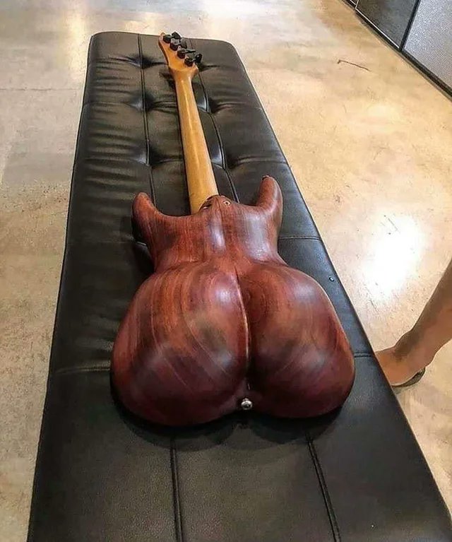 i love my jazz bass but i need this, bassussy😝😩