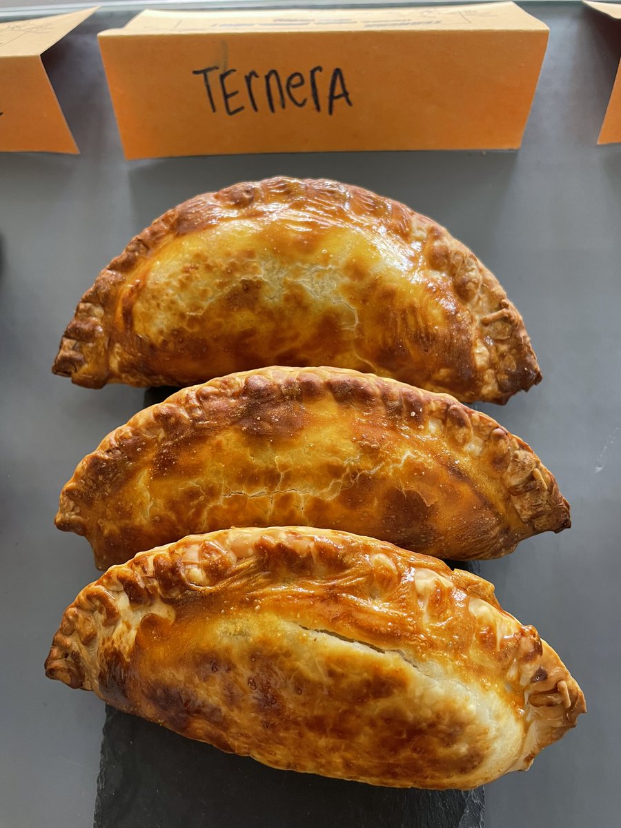 florquimia's tweet photo. ¡Visita nuestra tienda nuestra tienda!

📍C/ Derechos humanos,14
📞919474821
📞641323118

⏰L-D DE 9:00 a 21:00

#Madrid #M30 #empanadas #Argentinas #tienda #comida #flores #plantas #visita #ternera #tomate #albaca #pollo #pan https://t.co/M5u5RO8cHw