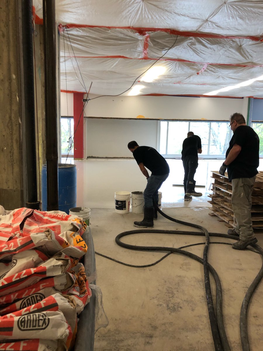 ARDEXAmericas's tweet photo. ARDEX K 22 F is a high flow, fiber reinforced, self-leveling underlayment that is excellent over challenging substrates! Challenge accepted with this installation. ✅ Visit https://t.co/uNpXvBKt2r to learn more! #ARDEXAmericas #SelfLeveling #SubfloorPreparation https://t.co/eP2bjCgWQ0