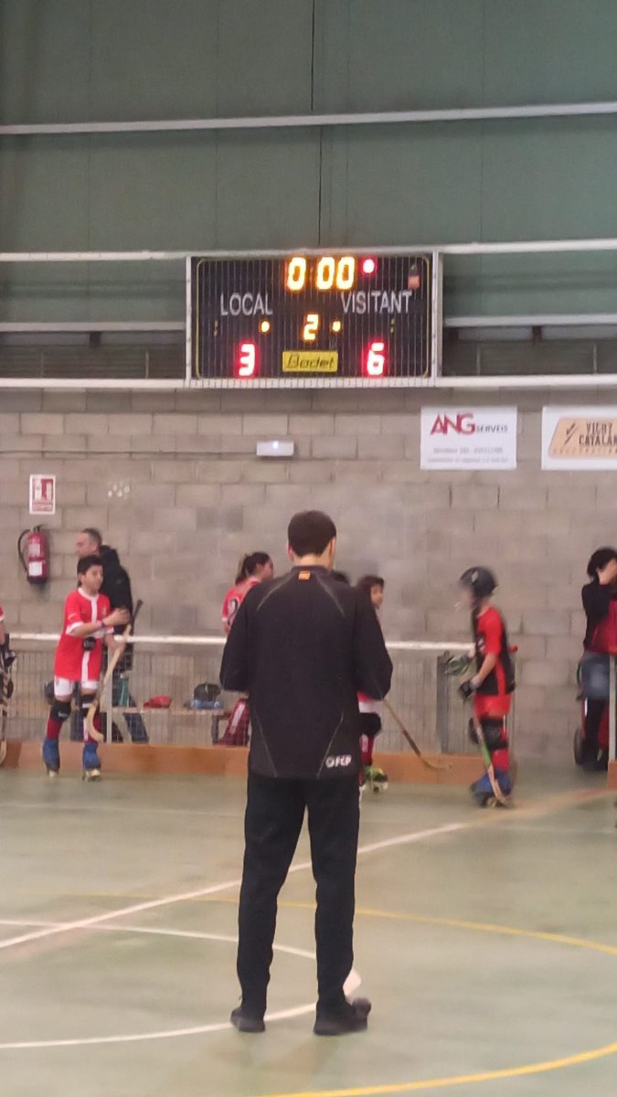 CPBlanesAtletic's tweet photo. Victòria de l'Alevi B ahir a la pista del Caldes de Malavella. 👏
#hoqueipatins #somHoqueisomBlanes #seguim #opticahospitalaria #pizzeriadolcevitablanes #oxigensalud https://t.co/FHzlsaAQPI