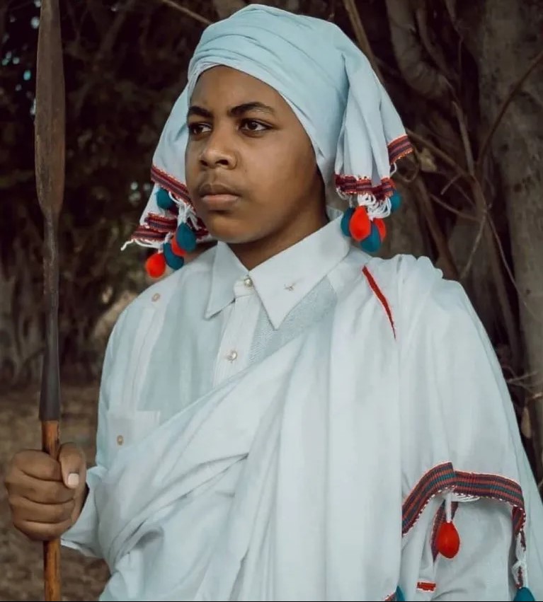 The Tanzanian flavor🥰. Chief Adam Abdul Sapi Mkwawa of Hehe tribe in Iringa and the youngest traditional monarch in Tanzania. The Outfits👌. History is the culture and the culture is history😊. #hehe #tanzania #cheif #royalfamily #mkwawa