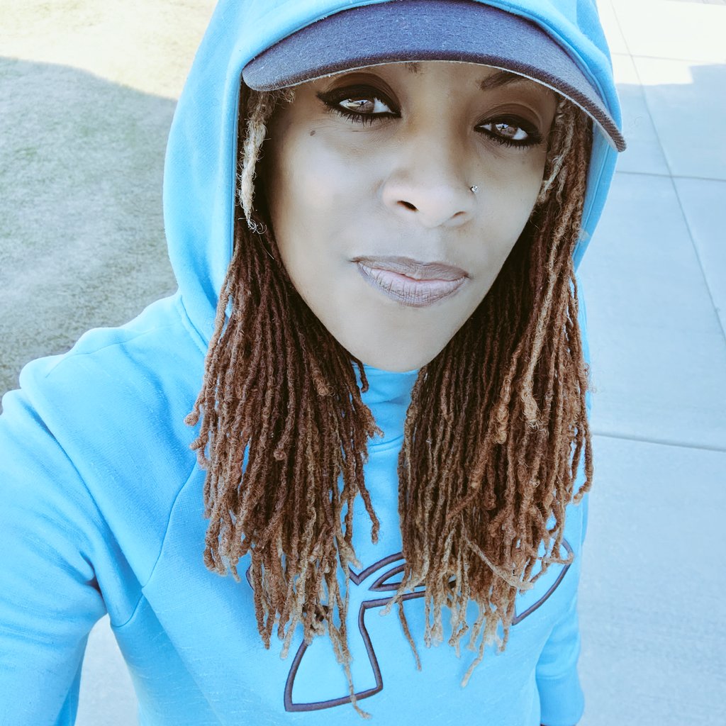 Lyrical7_'s tweet photo. Nothin like a run 🏃🏾‍♀️ to cleanse the heart, mind &amp; soul 💧
#workout #run #track #breathe #cleanse https://t.co/PS4Ej2NCyC