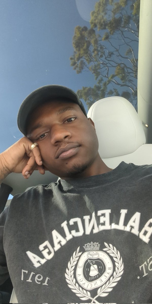 ONLYFANS MEN 💵 on Twitter: "RT @OnlyfansMenXXX: Cute boy with a massive