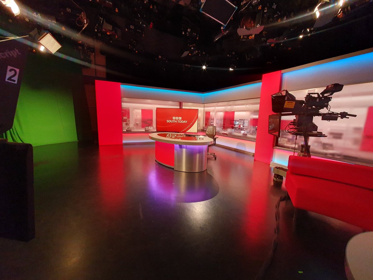 Join us for your <a href="/BBCSouthNews/">BBC Hampshire & Isle of Wight</a> update at 2230, BBC1:
:: Disappointment for campaigners as the #COVID19 drug #Evusheld won't be recommended <a href="/edwardjsault/">Edward Sault 📺</a>
:: Concern over lack of #EV charging points and impact on tourism <a href="/FrankiePeck_/">Frankie Peck</a> 
:: Weather inc. #snow warning <a href="/AlexisGreenTV/">Alexis Green</a>