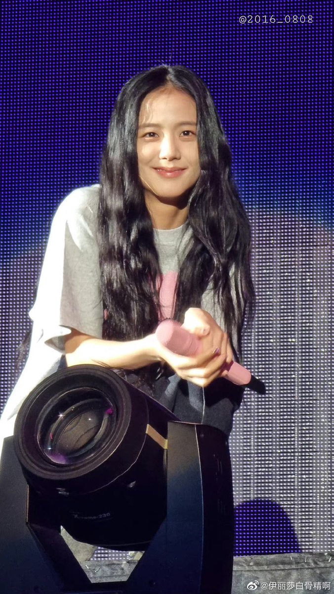 tepsalok's tweet photo. @jisoosbloodline 😵😵😵 https://t.co/PtvOekjWVx