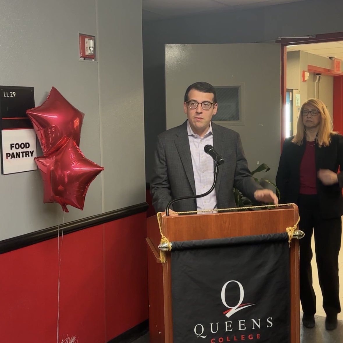QCKnightsTable's tweet photo. The Hunger Free Campus Act event was a huge success! Special thanks to President Wu, Dean Jones, the elected officials, Prof. Vacca, Robb Friedlander (Swipe Away Hunger), and everyone who helped make this event a success. #QueensCollege #SwipeOutHunger #HealthyCUNY https://t.co/vf0Fk3Te2M