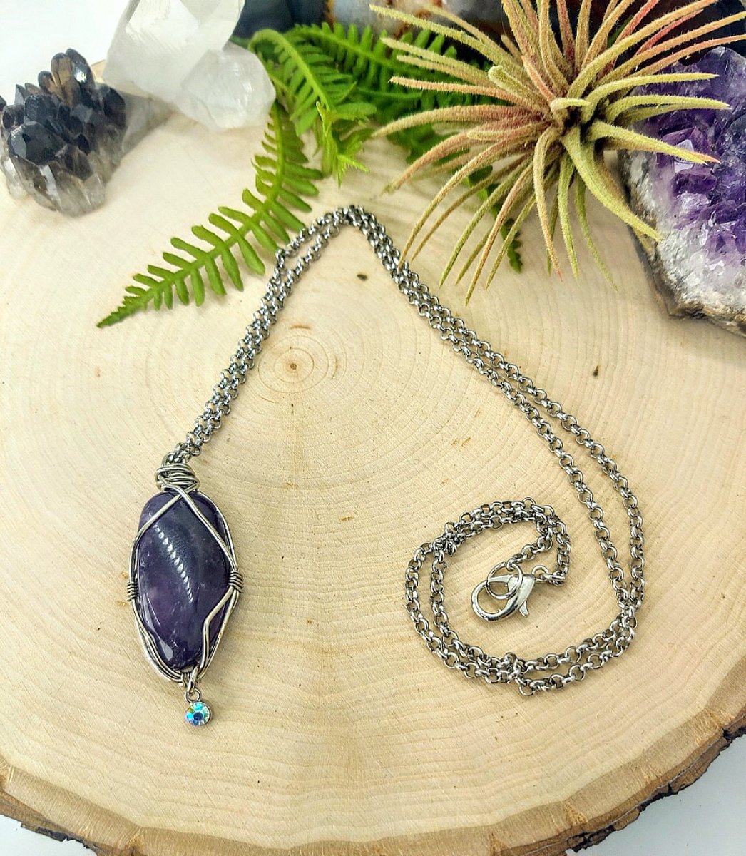 Wire Wrapped tumbled Amethyst Stone Necklace💜

⬇️🔗 #EtsyShop 🔗⬇️

#Amethyst #Gemstones #yoga #purple #stones #crystals #handmadejewelry #fashion #etsy #etsyfinds #ootd #necklaces #jewelry #onlineshopping #gems #gypsy #gypsystyle #bohohippie