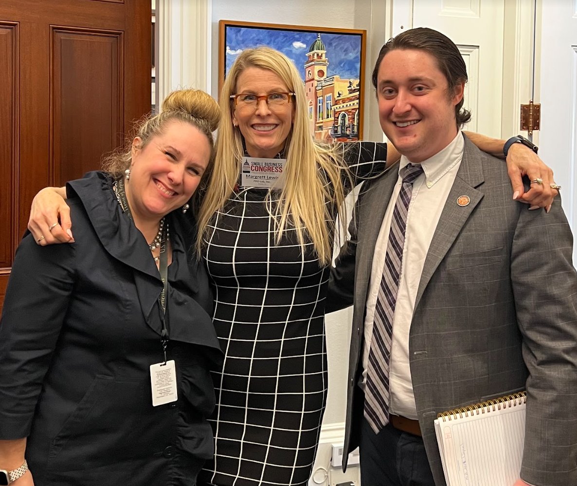 Mgtt's tweet photo. During an eye-opening week in DC for the #SBAconference, I met many inspiring individuals and #WomenInBusiness who are working towards a brighter future for small businesses. What a resilient #smallbiz community powering America’s economy and keeping hope alive! #AWeekInCongress https://t.co/PieOX6pZKx