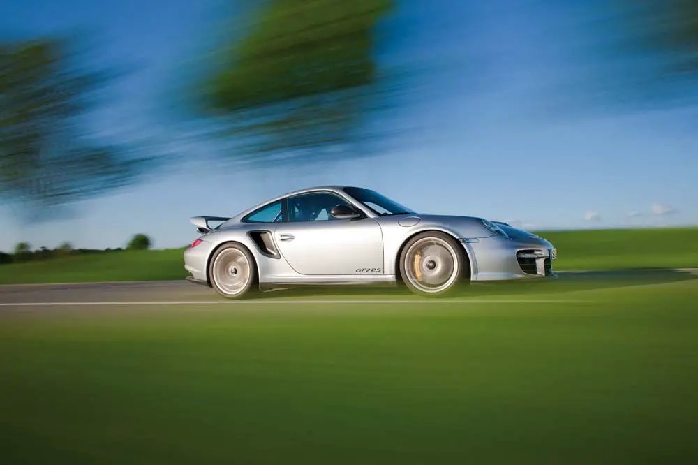 Report: The upcoming Porsche 911 GT2 RS will be hybrid dlvr.it/SkSncp