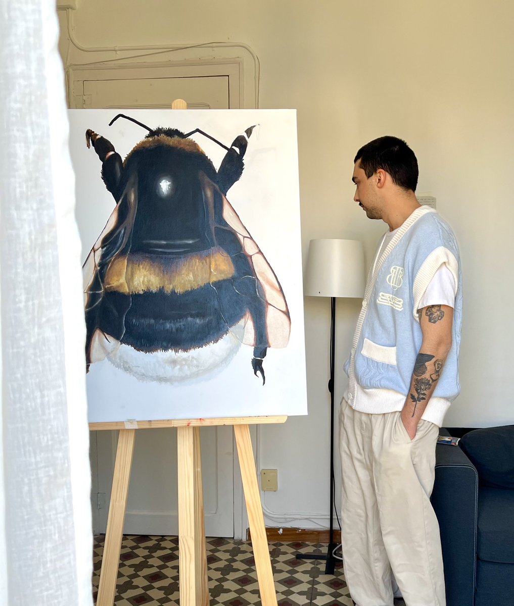 kenjirulez's tweet photo. pues nada aqui una foto mia bien vestido con la ropa de mi amor ugo boulard y mi pintura es grande ee https://t.co/LnQnsbxabr