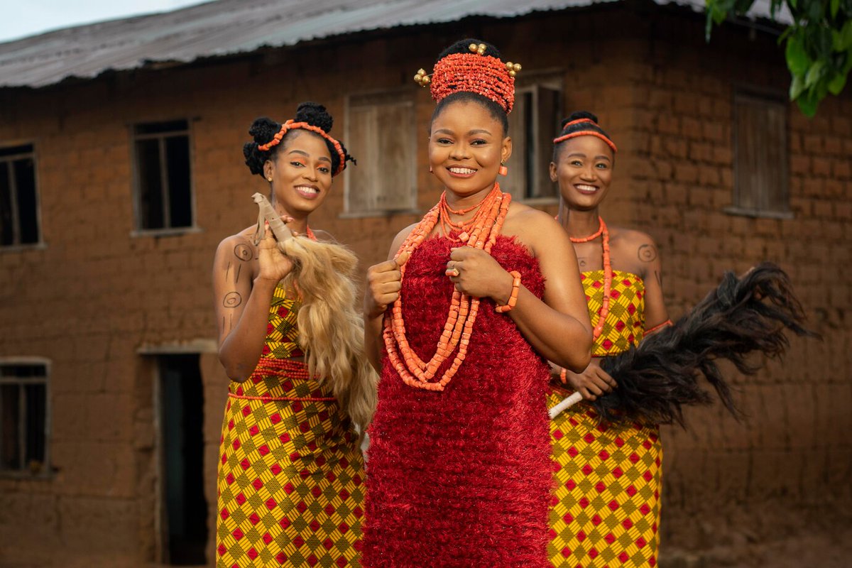 There are smiles all over Africa. The Nigerian🇳🇬 Flavor😍❤️ Beautiful history over tradition😊. #nigeria #nigerialadies #igbo #igbogirls #africa #africanprint #africafashion #history #traditional #traditionalart #onelove #love #onepeople #onenation #onedirection #oneafrica