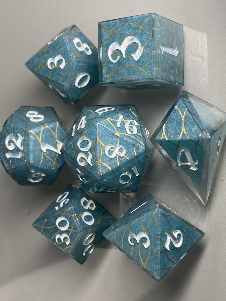 ✨✨Dice Available✨✨

These beautiful sets of dice, as well as some others, are available for purchase in my Etsy shop.

Check them out here: etsy.com/shop/Armadillo…

#handmadedice #resindice #sharpedgedice #ttrpgfamily