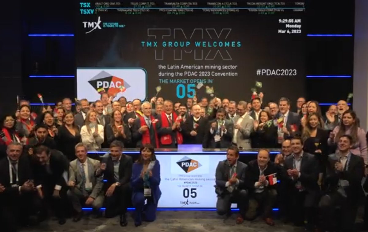 👏🏻 la ministra Silvina Córdoba, en representación de Santa Cruz, junto a otras autoridades de provincias argentinas, acompañó a Toronto Stock Exchange (la Bolsa de Valores de Toronto) en la apertura del mercado en celebración del #PDAC2023 🇨🇦
<a href="/_SantaCruzAr/">Gobierno de Santa Cruz</a>
