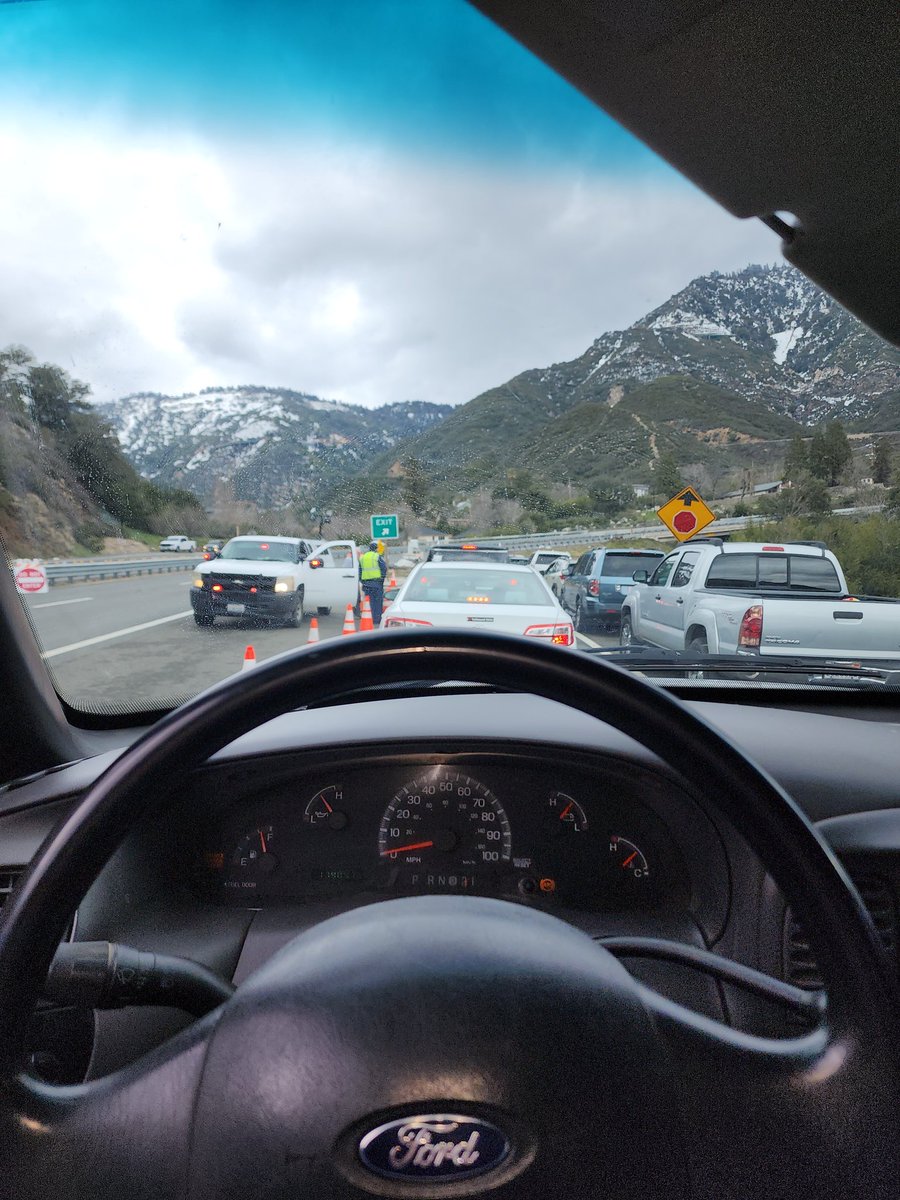 Juansblessed's tweet photo. Highway 18 still closed at upper waterman #crestline #lakearrowhead https://t.co/meDKmb2SJe