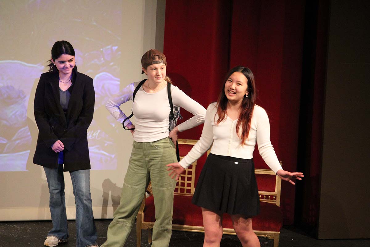 Sophomores treated us to a performance of A Midsummer Night's Dream for the annual Shakespeare Festival!

Each English class took on a different act of the play, serving as actors, directors, prop masters and more. #catalinagirlscan #trulycatalina

Photos: bit.ly/scs-shakes