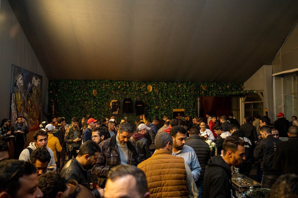 BinanceArabic's tweet image. ياله من لقاء رائع في المغرب 🇲🇦

لقد ذهلنا بهذا العديد الوفير من الجمهور الحماسي، بحضور تجاوز الـ 500 شخص حيث ناقشنا كل ما يتعلق بـ #Binance  وعالم العملات الرقمية، كما أجبنا عن أسئلة الحضور واستمتعنا بالكثير من الأنشطة سويًا
#BinanceMeetupmorocco 

شكراً لكم لجعلها ليلة لاتنسى 🙏