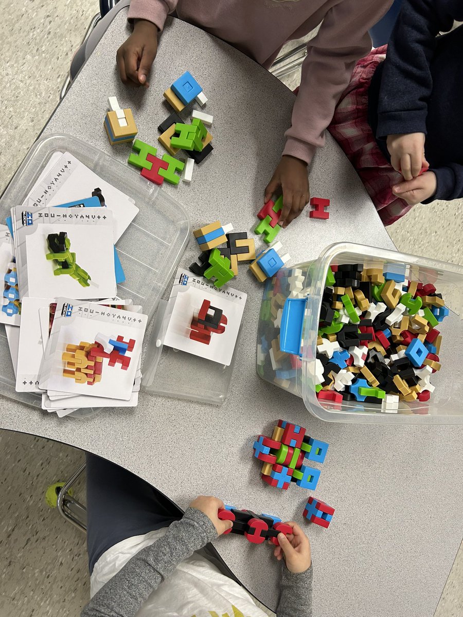 bsteer_'s tweet photo. MAKER SPACE ⚙️
Busy Monday morning in the Maker Space.
•
•
•
@cedarhollowps #thehollow https://t.co/xUjf8YNP9w