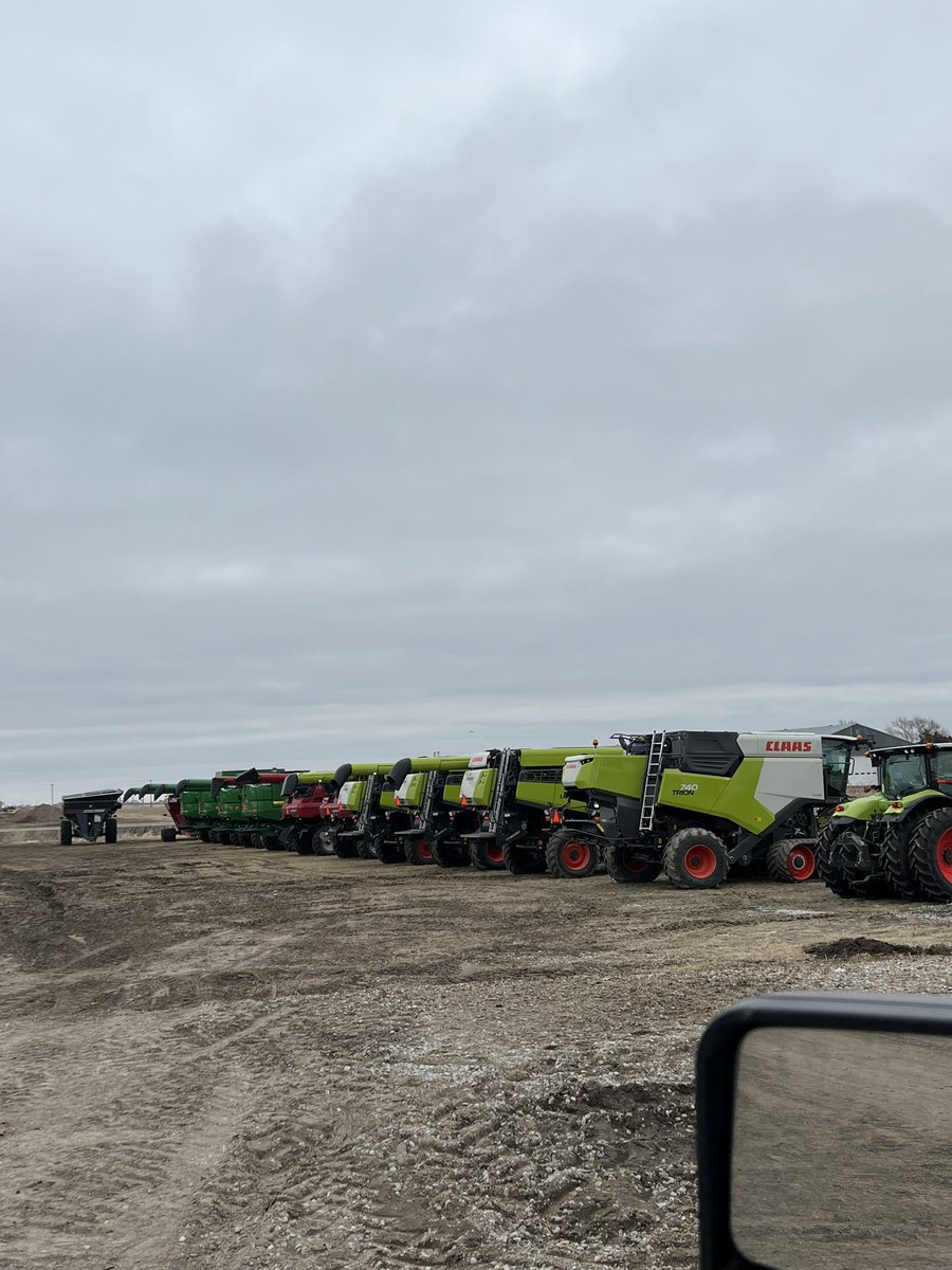 RossMartin30's tweet photo. Check out this selection! Colors and sizes for all buyers! @NebraskaHarvest https://t.co/jfNOCwhUtg