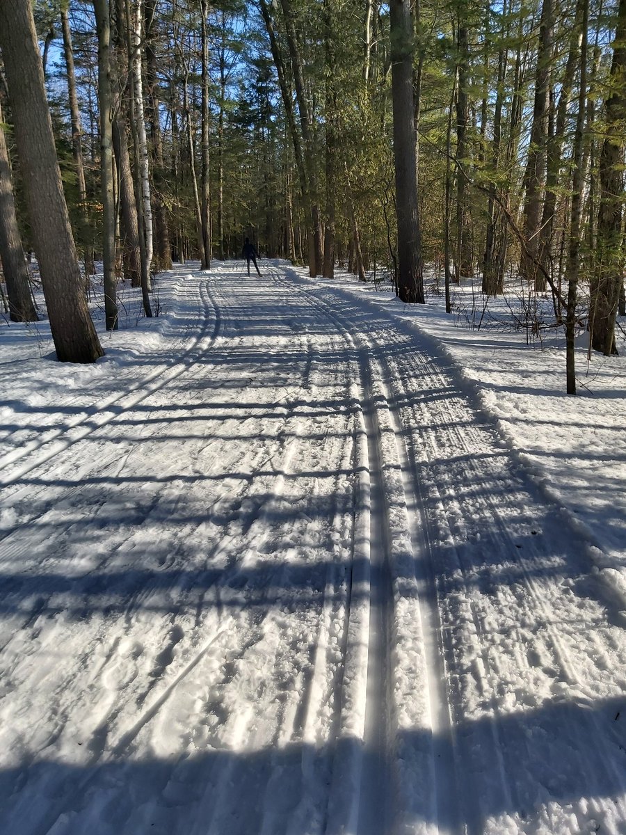 Love spring shadows! Great skiing today on @SkiheritageEast this afternoon. Don't miss it.