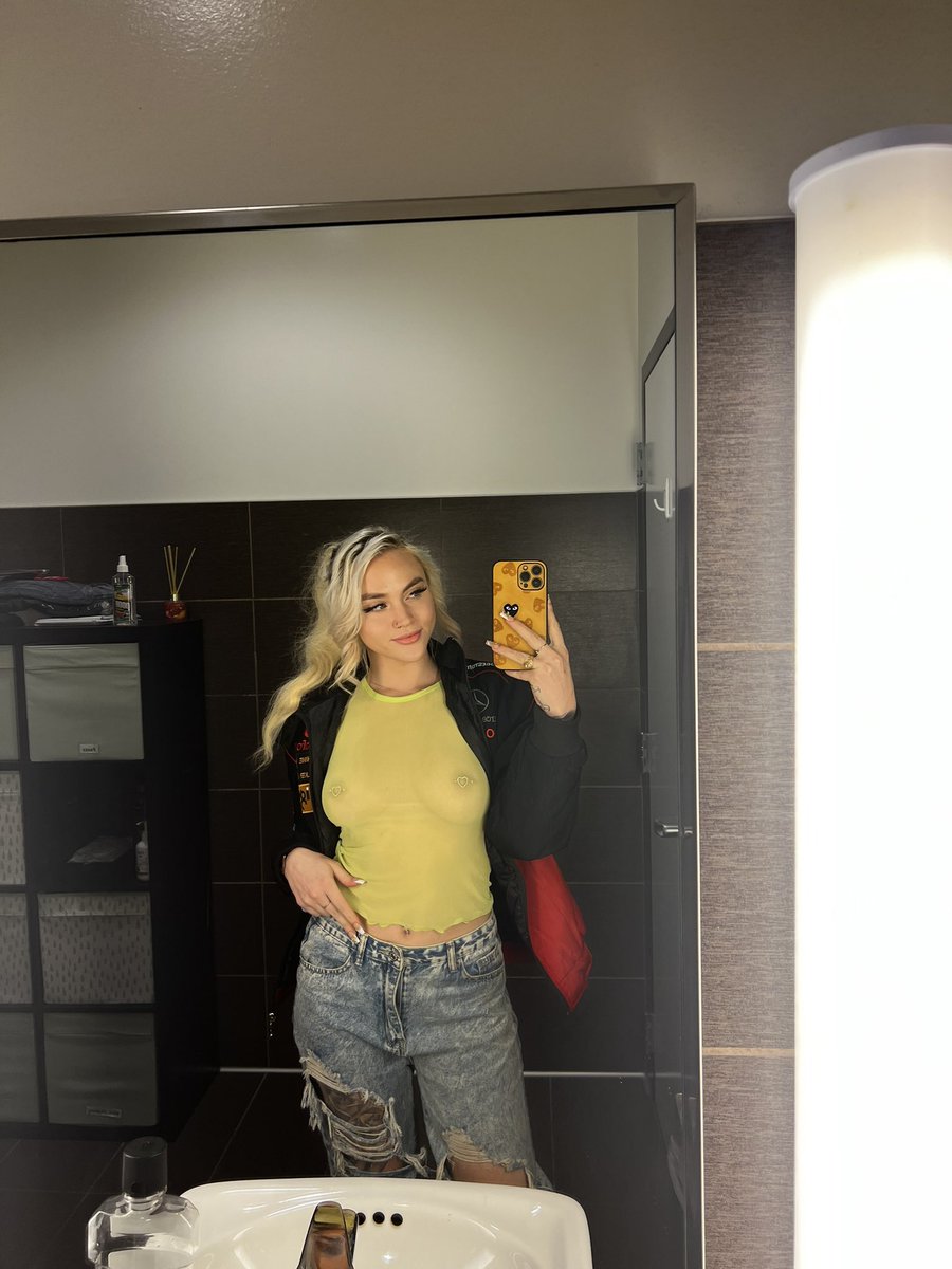 emgeanna's tweet photo. the fits just get better &amp; better 😮‍💨😮‍💨😮‍💨 https://t.co/plH271mzMA