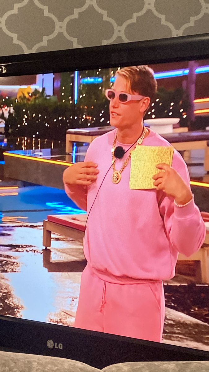 jowadders01's tweet photo. I’m living for #Will.
There’s only one man in that @LoveIsland Villa who can pull off a pink outfit. 
We live the #BritishThunder that is #MCWill 

#WillForTheWin! #loveisland https://t.co/SHtoAA8P9J