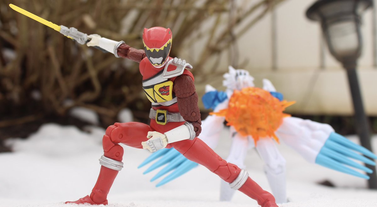 When it snows, use it to your advantage. 

#PowerRangers #DinoCharge #LightningCollection