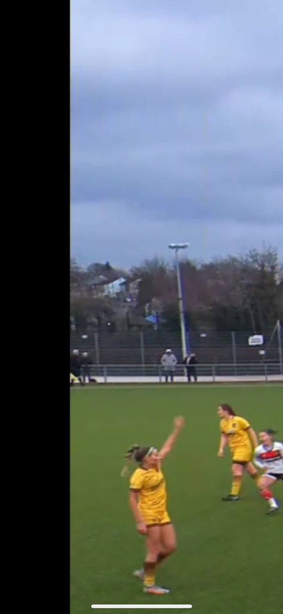 rosiestone8's tweet photo. offside 🌝🌝🌝 https://t.co/2Ip5Nm3UBH