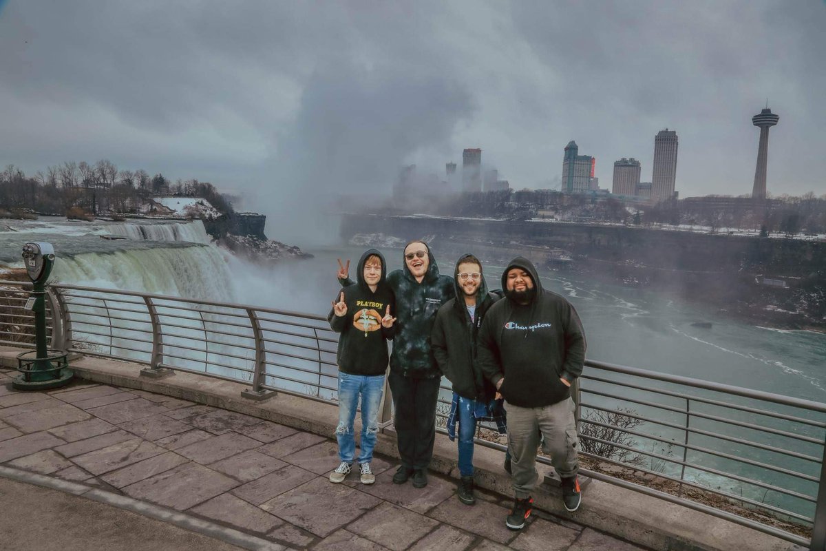 Had to swing by Niagara Falls on the way home from this run with Wolves At The Gate! 📸 Kaylee's Canvas Photography