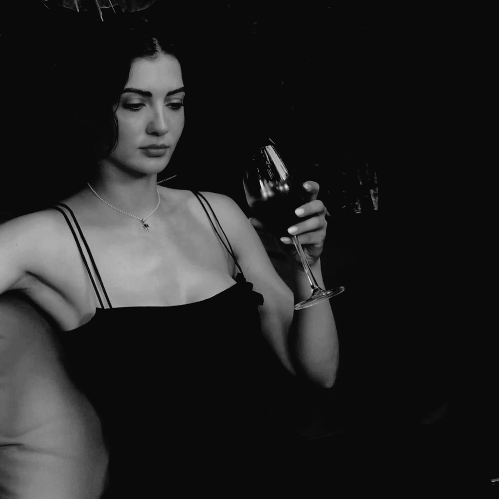 Sakizkizz's tweet photo. Zeynep & Deniz 🥂 #zeyden #kraliçe
#SelinŞekerci #BurcuÖzberk https://t.co/ZvZvlh4GGB