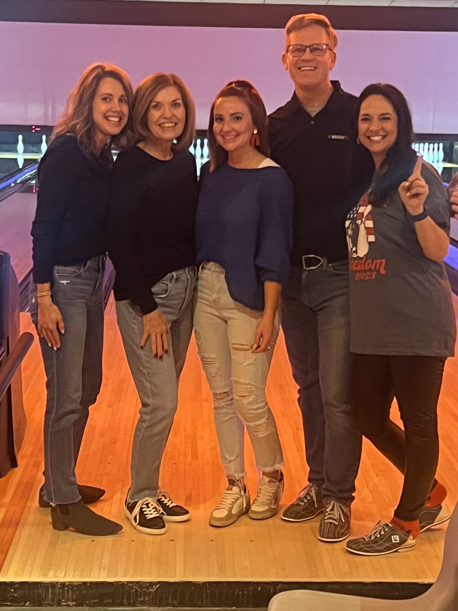 Rolling strikes and making a difference for our veterans! Proud to support the Edmond Board of Realtors Bowling for Freedom event. 🎳🙌🏼🇺🇸 #BowlingForFreedom #EdmondBoardOfRealtors #RealEstateWithHeart #chinowthandcohen #edmondrealtor #edmondrealestate