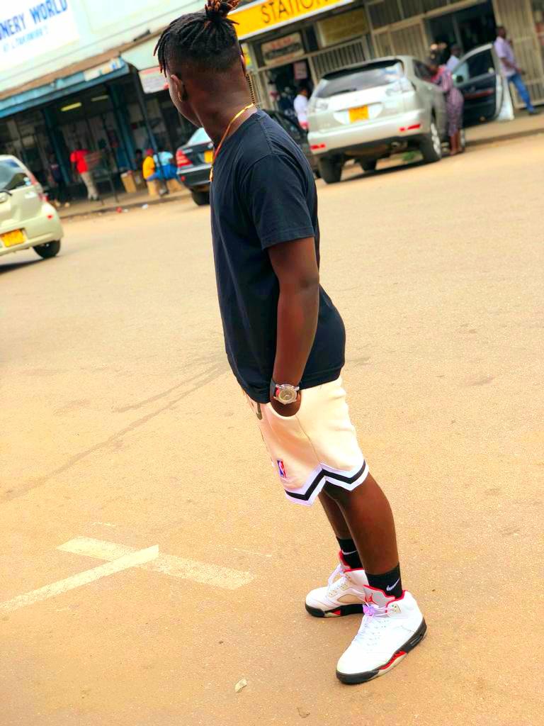 kennymartel01's tweet image. Hie Fam my name is Kenny Martel aka Mr.KillSh!t im a Rapper, Singer &amp;amp; SongWriter. I&apos;m happy to announce with u im releasing new music this week ,a new mixtape , I call it &quot;THE DEMO&quot;. 

Date:TBA🔥
#thedemo 🔥🤘🏾
#kennymartel 🇿🇼
Pliz like,follow  &amp;amp; Share 🌈🇿🇼🔥🤘🏾
#hiphop #zimhiphop