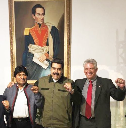 MaxKaiser75's tweet photo. Marx Arriaga, el director de materiales educativos de la SEP quiere que las ideas de estos señores de la foto sean la base de la educación pública en México

NO es broma! En @factor_kaiser tuvimos acceso al libro para maestros de primaria de la SEP

Aquí👇🏼
https://t.co/tw2vqCZoKH https://t.co/75CxVBhkRp