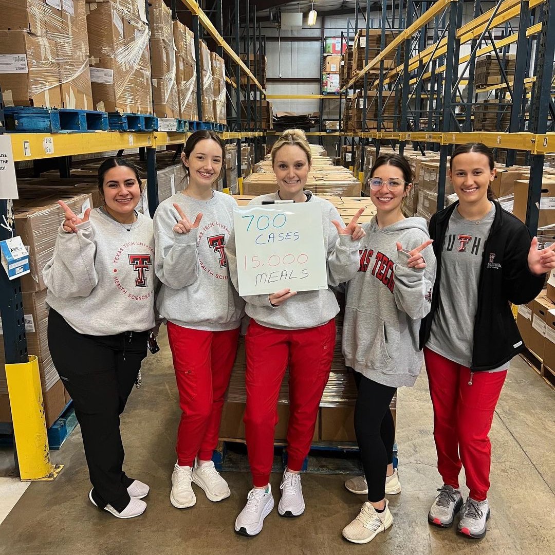 #MakeADifferenceMonday: Members of the Texas Nursing Students' Association group on our Amarillo campus recently volunteered at the High Plains Food Bank, helping pack 700 cases and 15k meals to alleviate hunger in the Amarillo area! ❤️