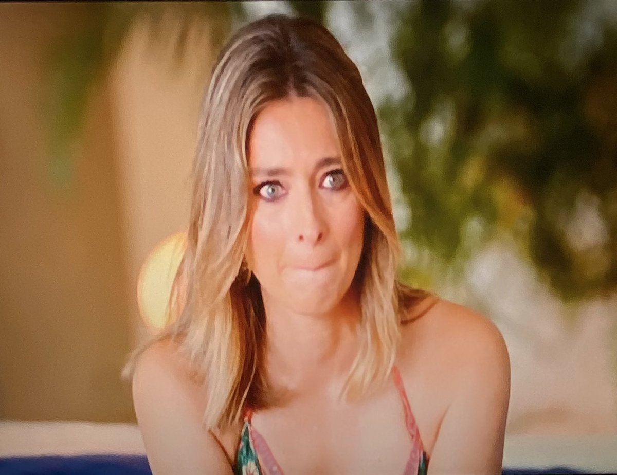 user090189's tweet photo. Sandra te amo, pero que coño haces en este edición tío? Elena llora desconsolada y pasas y con Álex lloras ? o sea wtf

#LaIslaDeLasTentaciones4 #laisladelastentaciones7 https://t.co/CN1evUMC1N