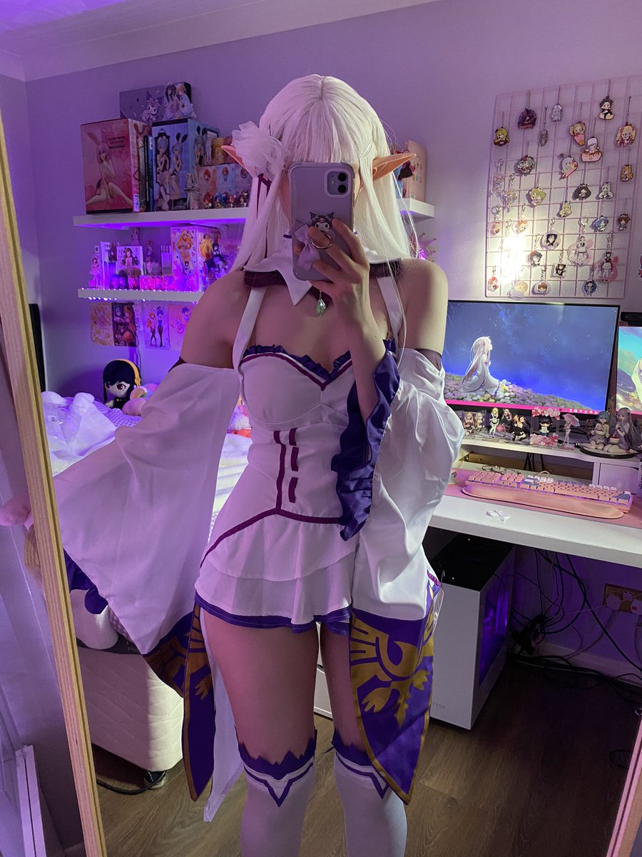kuroecos's tweet photo. lfg (looking for girlfriend) https://t.co/cEW4yXIkQl