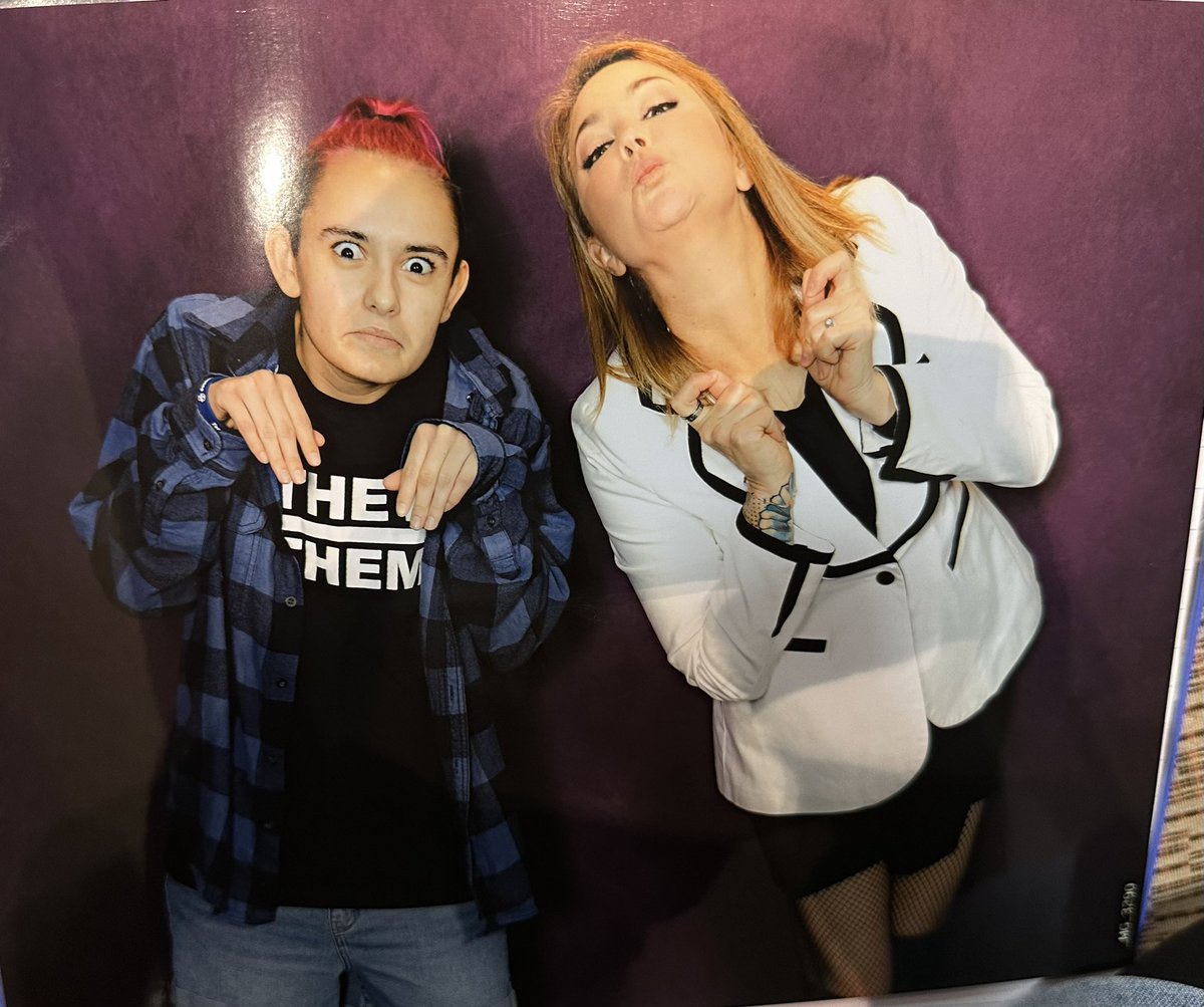 waywardlyme's tweet photo. I committed a bit too hard to the confused dinosaur in a suit situation. But it was still fun! @corgicas @kimrhodes4real #spnatl photo cred @chrisschmelke #waywardpodcast https://t.co/vPeSJ1wutG