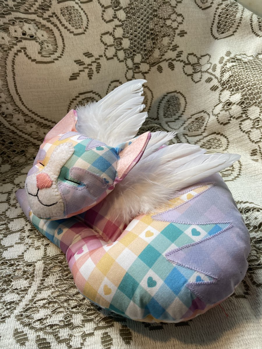 Teaser! Coming to my shop this week, patchwork Angel dogs and Angel cats. Made in pretty pastel fabric with detachable real feather wings. Super little memorial gifts and/or pretty little cushions. Something a little bit different and a lot unique! bonniesbazaar.com/shop