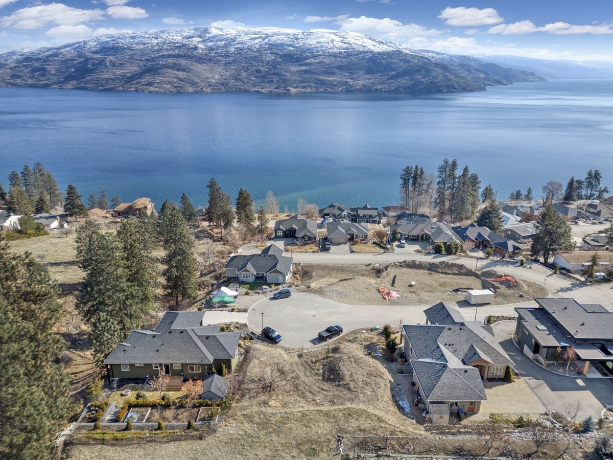 Bring your own builder to this 0.211 acre lot located at the end of a quiet cul-de-sac to build your dream home with unobstructed Okanagan Lake views!
Click here for pricing and photos: bit.ly/3ZrP299
#newlisting #okanaganrealestate