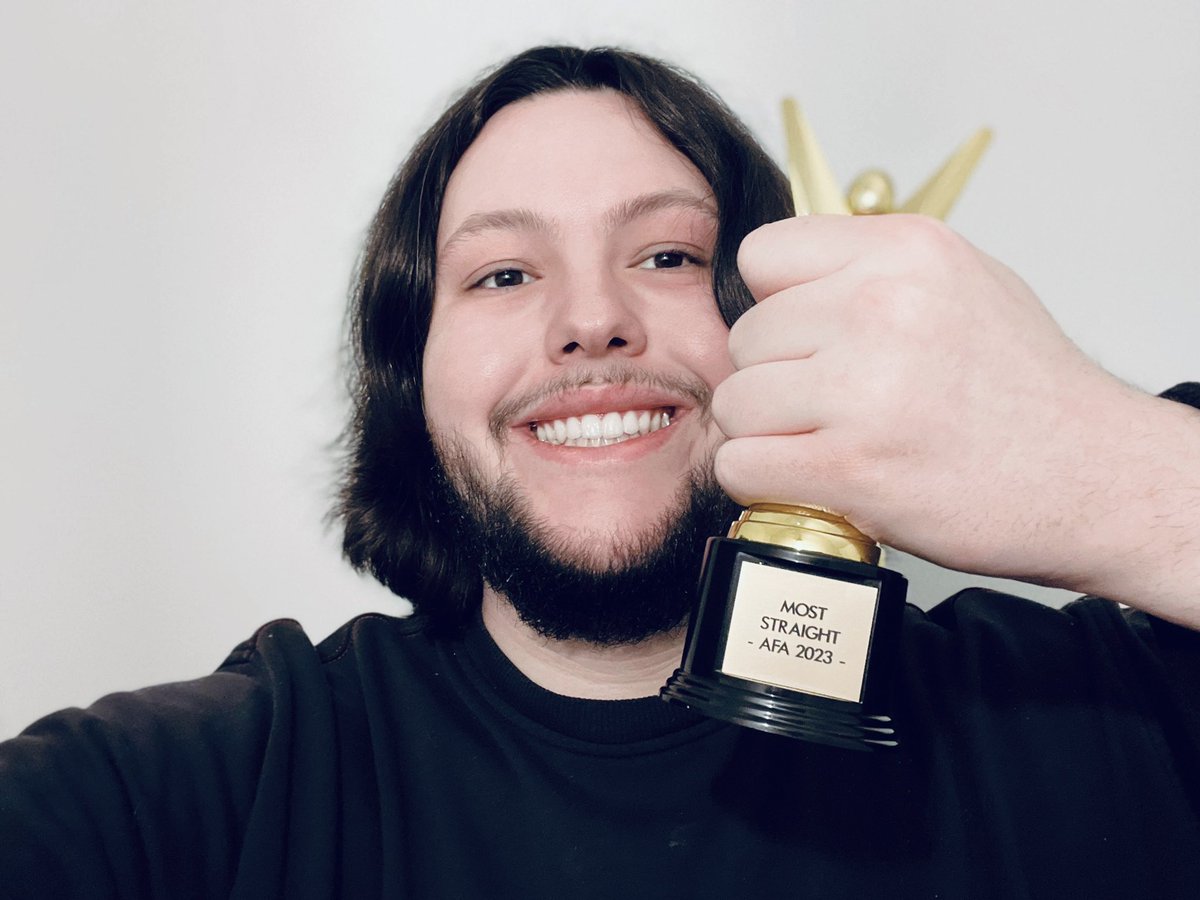 WEEGEETHEGOD's tweet photo. They call me Mr. Bitches https://t.co/9J8KbQSZka