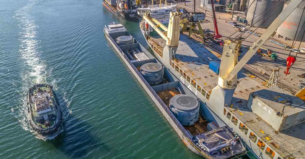 MarineInsight's tweet image. MAN Energy Solutions Ships World’s Largest Salt Bath Reactors To China 

...Check Out this article 👉buff.ly/3KUUi0y 

#ManEnergySolutions #SaltBathReactors #Shipping #Maritime #MarineInsight #Merchantnavy #Merchantmarine #MerchantnavyShips
